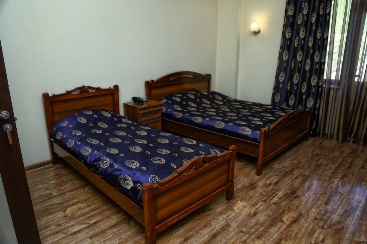 Lara Hotel Goris Exterior foto
